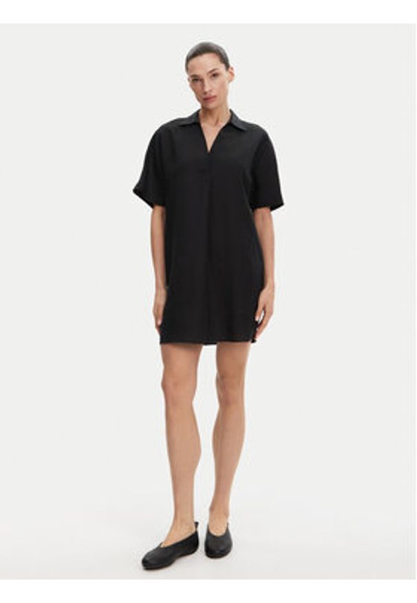 Calvin Klein Sukienka codzienna K20K208382 Czarny Relaxed Fit. Okazja: na co dzień. Kolor: czarny. Materiał: lyocell, len. Typ sukienki: proste. Styl: casual