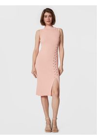 Guess Sukienka dzianinowa W3RK40 Z2U00 Różowy Slim Fit. Kolor: różowy. Materiał: wiskoza