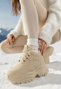 Born2be - Ciemnobeżowe Sneakersy Vices w Stylu Traperków Chunky na Grubej Podeszwie Leandre. Okazja: na co dzień. Kolor: beżowy. Materiał: jeans #1