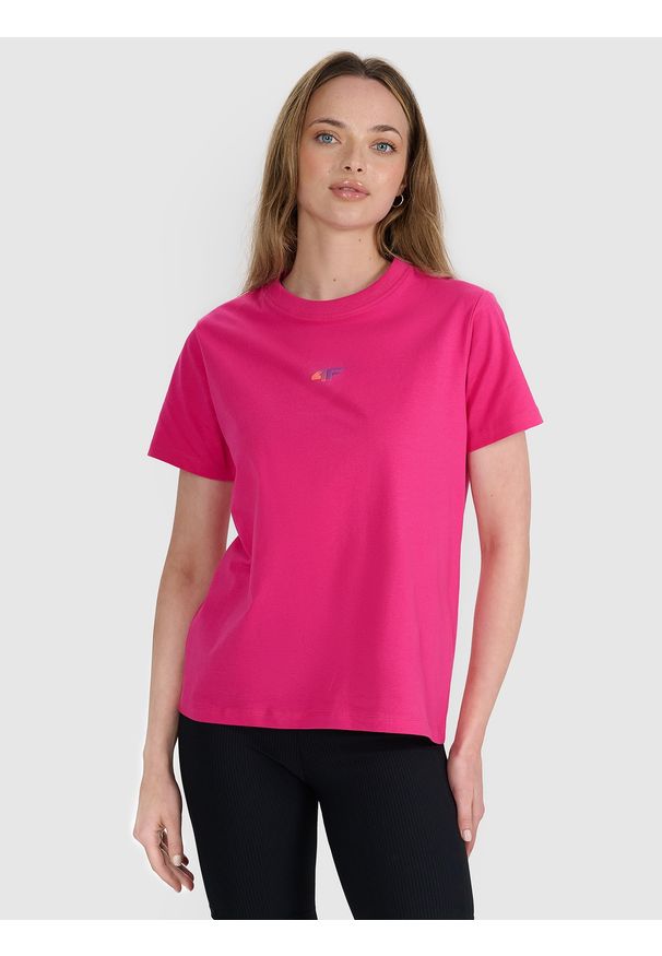 4f - 4F T-shirt oversize z nadrukiem damski - różowy M. Okazja: na co dzień. Kolor: różowy. Materiał: jersey, tkanina, dzianina, bawełna, materiał. Długość rękawa: krótki rękaw. Długość: krótkie. Wzór: nadruk. Sezon: lato. Styl: sportowy, klasyczny, casual