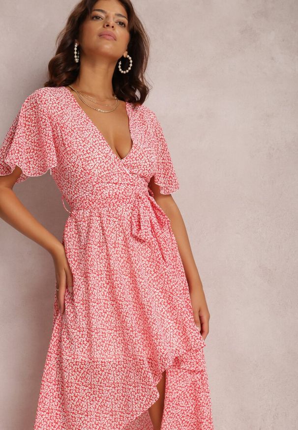 Renee - Czerwona Sukienka Prisishis. Kolor: czerwony. Materiał: zamsz, materiał, wiskoza. Wzór: nadruk, gładki, kwiaty. Typ sukienki: kopertowe. Długość: midi