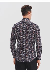 Pako Lorente - PAKO LORENTE – Granatowa koszula w kwiaty. Typ kołnierza: kołnierzyk klasyczny. Kolor: niebieski. Materiał: bawełna, elastan. Długość rękawa: długi rękaw. Długość: długie. Wzór: kwiaty. Styl: klasyczny #2
