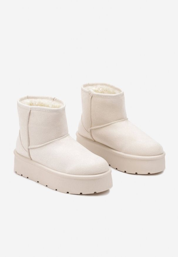 Born2be - Beżowe Śniegowce na Platformie z Wsuwaną Cholewką Irialia. Okazja: na co dzień, do pracy. Kolor: beżowy. Materiał: wełna, jeans. Szerokość cholewki: normalna. Sezon: zima. Obcas: na platformie. Styl: casual, elegancki