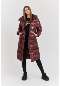 Hetrego - HETREGO Bordowy damski płaszcz puchowy Tara Woman Oversized Quilted Coat, Rozmiar 40 EU - 44 IT. Okazja: na co dzień. Kolor: czerwony. Materiał: puch. Długość rękawa: długi rękaw. Długość: długie. Styl: elegancki, casual #6