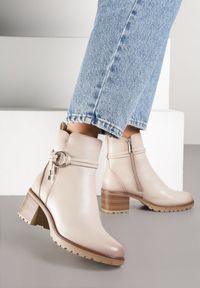 Renee - Beżowe Botki na Słupkowym Obcasie Zdobione Aplikacją Tulaviera. Okazja: na co dzień. Kolor: beżowy. Materiał: jeans. Szerokość cholewki: normalna. Wzór: aplikacja. Obcas: na obcasie. Styl: casual. Wysokość obcasa: średni #6