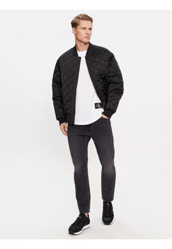 Calvin Klein Jeans T-Shirt J30J323482 Biały Regular Fit. Kolor: biały. Materiał: bawełna