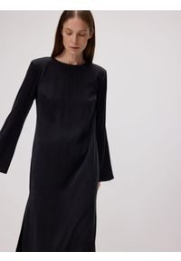 Reserved - Sukienka maxi z rozcięciem - czarny. Kolor: czarny. Materiał: tkanina. Długość: maxi #1