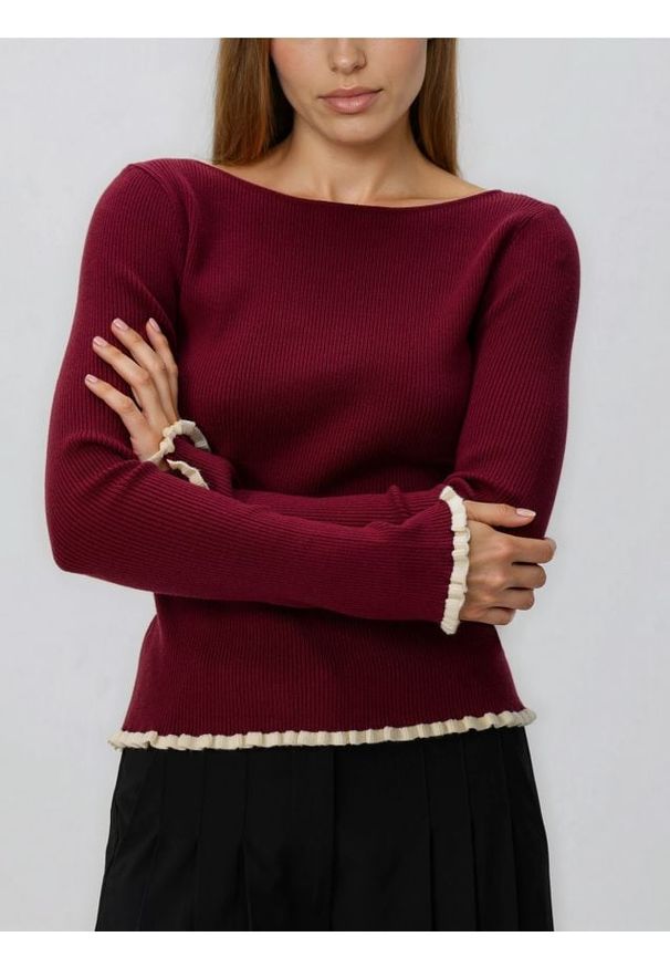 Reserved - Sweter z ozdobnym wykończeniem - bordowy. Kolor: czerwony. Materiał: dzianina, wiskoza