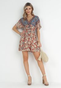 Born2be - Beżowo-Granatowa Sukienka Mini z Wiskozy z Gumkami w Talii z Falbanką Hypalina. Kolor: beżowy. Materiał: wiskoza. Długość: mini #2