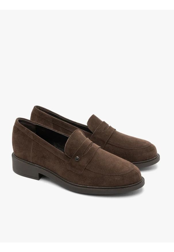 Ryłko - Ciemnobrązowe mokasyny z weluru. Okazja: na co dzień. Kolor: brązowy. Materiał: welur. Styl: street, casual, sportowy, elegancki