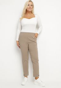 Born2be - Ciemnobeżowe Spodnie z Wiskozą z Gumką w Talii i Aplikacjami przy Nogawkach Stellorie. Okazja: na co dzień. Kolekcja: plus size. Kolor: beżowy. Materiał: wiskoza. Wzór: aplikacja. Styl: casual, elegancki #4