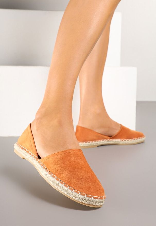 Renee - Pomarańczowe Espadryle Ozdobione Wyciętą Cholewką i Plecionką Wommea. Okazja: na co dzień. Zapięcie: bez zapięcia. Kolor: pomarańczowy. Szerokość cholewki: normalna. Wzór: aplikacja. Sezon: lato, wiosna. Obcas: na płaskiej podeszwie. Styl: elegancki, casual