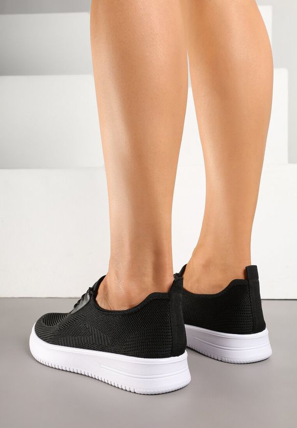 Born2be - Czarne Buty Sportowe Sneakersy z Siateczkową Cholewką Eradwena. Okazja: na co dzień. Kolor: czarny. Materiał: jeans. Szerokość cholewki: normalna