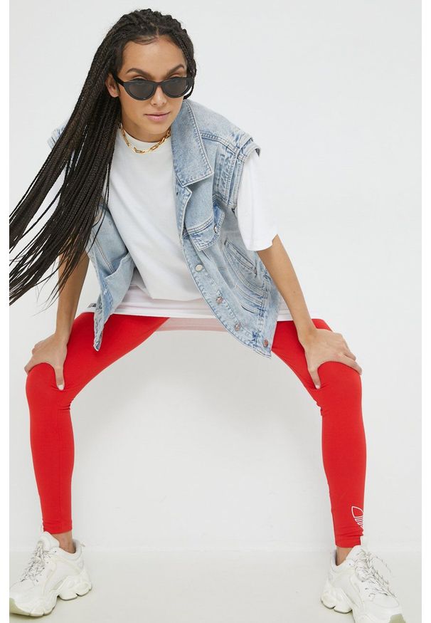 Superdry sukienka bawełniana kolor biały mini oversize. Kolor: biały. Materiał: bawełna. Długość rękawa: krótki rękaw. Wzór: gładki. Typ sukienki: oversize. Długość: mini