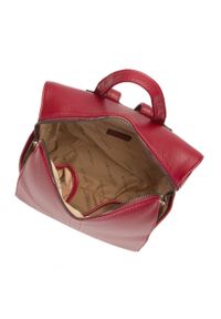 Wittchen - Damski plecak o kwadratowym fasonie. Kolor: czerwony. Materiał: skóra ekologiczna. Wzór: paski. Styl: elegancki #5