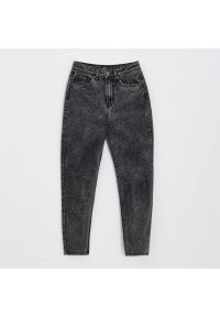 Cropp - Szare jeansy mom - Szary. Kolor: szary #1