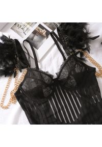 Intica - Body z piórkami na specjalne okazje Ingerlise. Kolor: czerwony. Materiał: materiał, koronka. Wzór: aplikacja #6