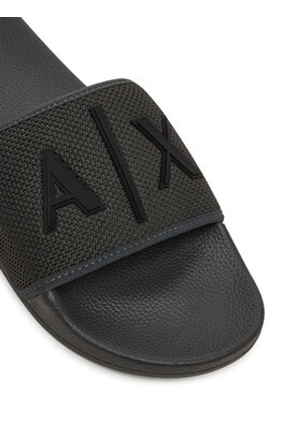 Armani Exchange Klapki XUP001 XV820 R401 Czarny. Kolor: czarny. Materiał: materiał