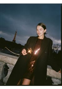 Reserved - Cekinowa sukienka mini - ciemnobrązowy. Kolor: brązowy. Materiał: tkanina. Typ sukienki: proste. Długość: mini #1