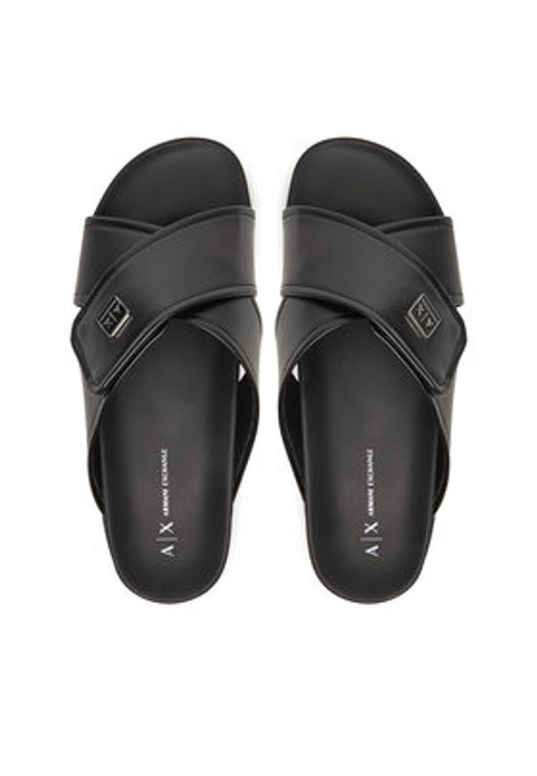 Armani Exchange Klapki XDP063 XV927 00002 Czarny. Kolor: czarny. Materiał: skóra
