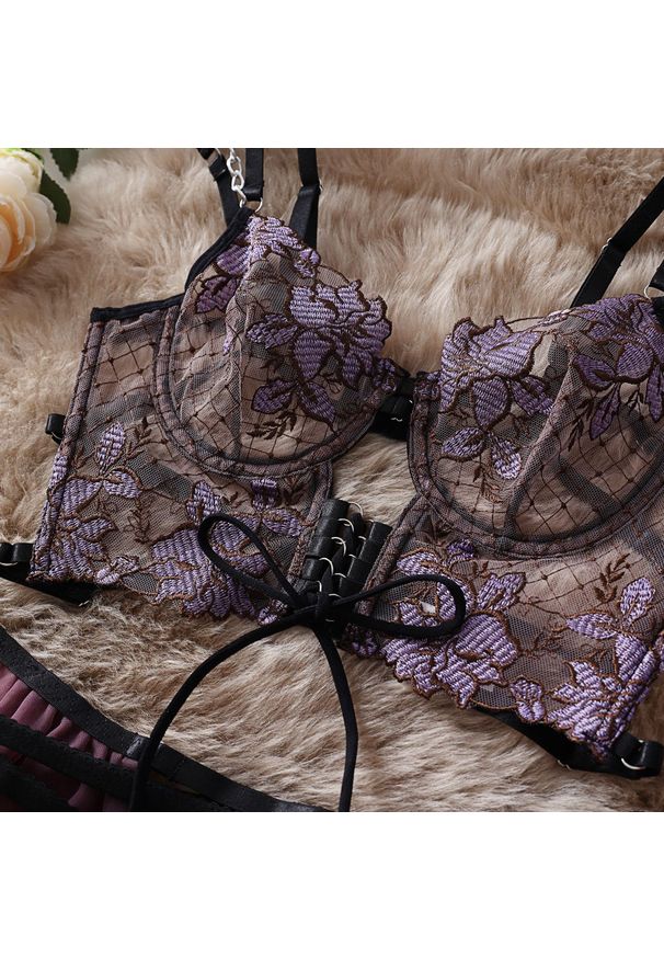 Intica - Komplet bielizny z koronką na wyjątkowe okazje Gritt. Kolor: niebieski. Materiał: koronka. Wzór: koronka