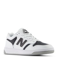Buty dziecięce New Balance PSB480VB – białe. Okazja: na uczelnię, na co dzień. Kolor: biały. Materiał: skóra, syntetyk. Szerokość cholewki: normalna. Sport: turystyka piesza #3