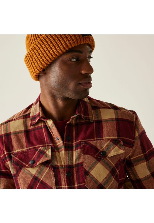 Regatta - Koszula męska Spennith Shacket. Kolor: czerwony, brązowy, wielokolorowy. Materiał: bawełna, polar. Sport: turystyka piesza