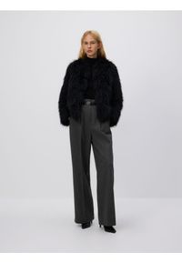 Reserved - Spodnie z paskiem - ciemnoszary. Kolor: szary. Materiał: wiskoza, tkanina