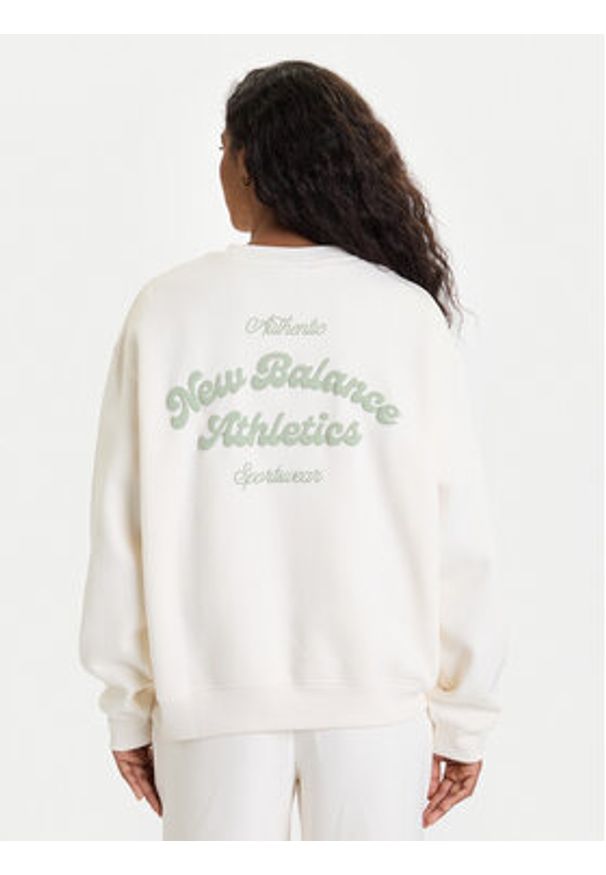 New Balance Bluza WT53516 Biały Relaxed Fit. Kolor: biały. Materiał: bawełna, syntetyk