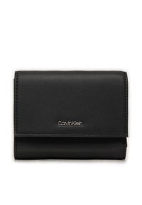 Calvin Klein Duży Portfel Damski Ck Must Md Trifold W/Zip K60K612450 Czarny. Kolor: czarny. Materiał: skóra #1