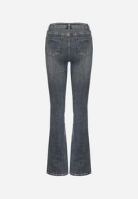 Born2be - Niebieskie Bawełniane Jeansy Dzwony z Regularnym Stanem Zenorra. Okazja: na co dzień, na spacer. Kolor: niebieski. Styl: casual #6