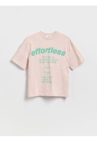 Reserved - Bawełniany t-shirt z nadrukiem - beżowy. Kolor: beżowy. Materiał: bawełna. Wzór: nadruk