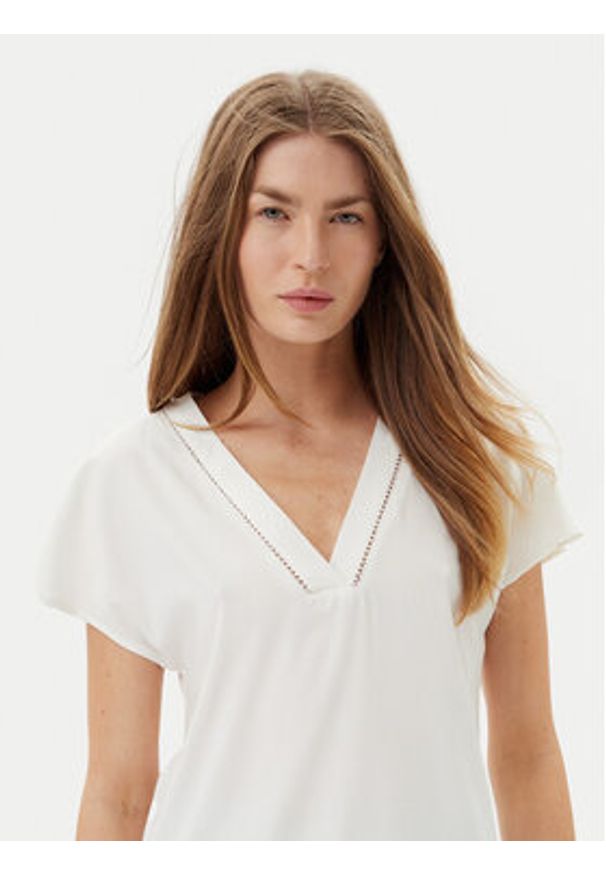 Vero Moda Bluzka Bella 10327551 Biały Regular Fit. Kolor: biały. Materiał: wiskoza