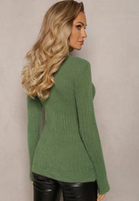 Renee - Zielony Prążkowany Sweter z Wełną i Dłuższym Włosiem Izarina. Kolor: zielony. Materiał: wełna, prążkowany. Długość: długie #3