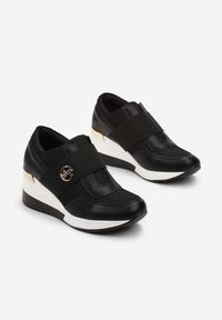 Renee - Czarne Brokatowe Sneakersy na Koturnie Iweo. Kolor: czarny. Obcas: na koturnie #2