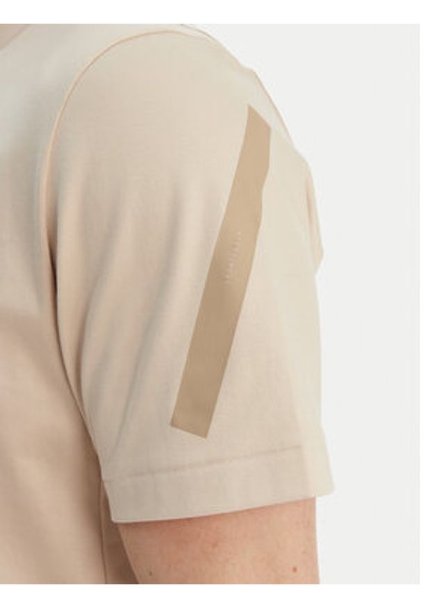 Adidas - adidas T-Shirt Z.N.E. KE4694 Beżowy Regular Fit. Kolor: beżowy. Materiał: bawełna