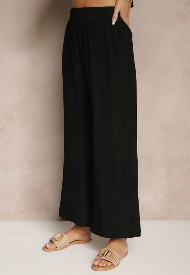 Renee - Czarny Komplet Spodnie i Bluzka z Regulacją w Talii Zapinana na Guziki Dovanelle. Kolor: czarny