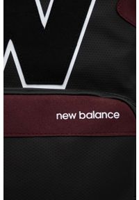 New Balance plecak kolor czarny duży z aplikacją. Kolor: czarny. Wzór: aplikacja #3