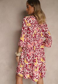 Renee - Żółto-Bordowa Sukienka z Wiskozy o Rozkloszowanym Kroju w Abstrakcyjny Wzór Lirese. Okazja: na co dzień. Kolor: żółty. Materiał: wiskoza. Styl: elegancki, casual