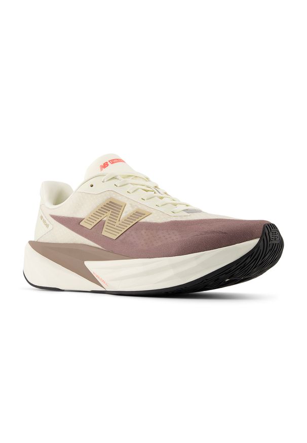 Buty męskie New Balance FuelCell Rebel v5 MFCXLY5 – beżowe. Kolor: beżowy. Materiał: syntetyk, materiał, guma. Szerokość cholewki: normalna. Wzór: geometria. Sport: bieganie, fitness