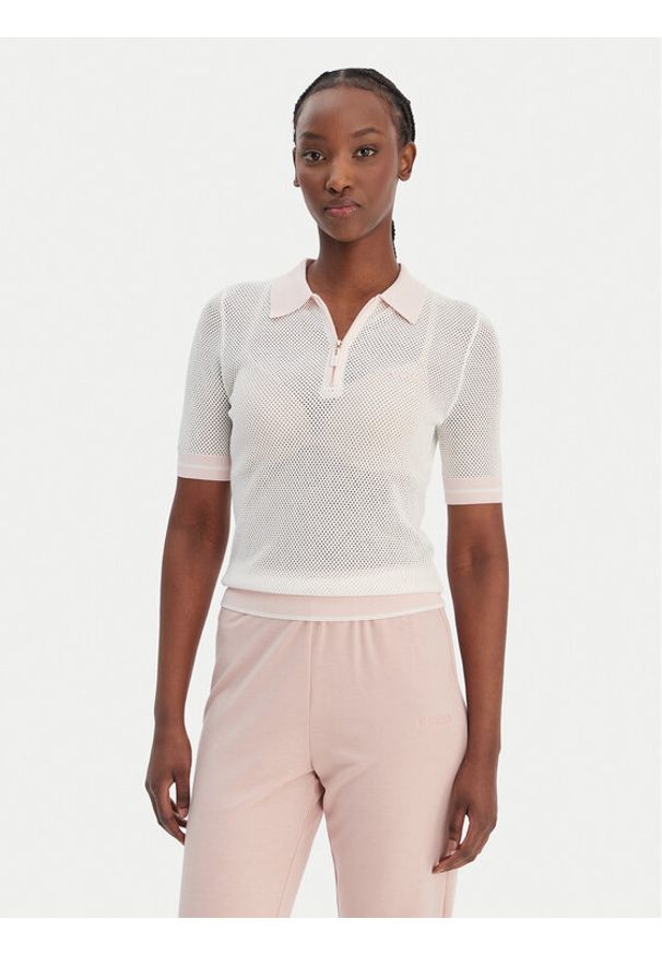 Guess Polo V6GR04 Z0725 Biały Regular Fit. Typ kołnierza: polo. Kolor: biały. Materiał: syntetyk