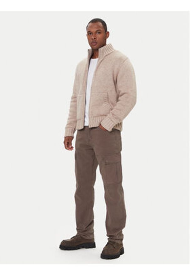 Guess Jeans Kardigan M5BR07 Z0662 Brązowy Regular Fit. Kolor: brązowy. Materiał: syntetyk