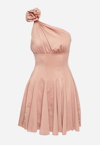 Born2be - Różowa Satynowa Asymetryczna Sukienka Ozdobiona Kwiatem 3D Izaiva. Okazja: na imprezę. Kolor: różowy. Materiał: satyna. Wzór: aplikacja, kwiaty. Sezon: lato. Typ sukienki: asymetryczne. Styl: klasyczny, elegancki #2