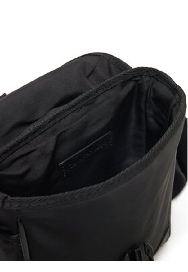 Calvin Klein Jeans Saszetka Speed Clip Ut Flap Reporter Ny K50K513003 Czarny. Kolor: czarny. Materiał: materiał