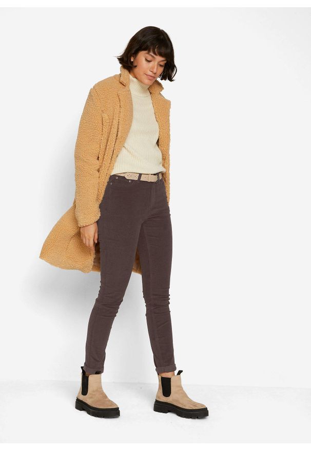 bonprix - Spodnie sztruksowe Skinny ze stretchem. Kolor: brązowy. Materiał: sztruks