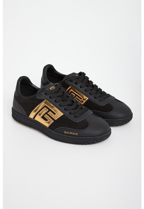 Balmain - Sneakersy damskie skórzane BALMAIN. Materiał: skóra