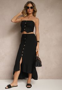 Renee - Czarna Spódnica z Przedłużonym Tyłem Zdobiona Falbanami i Guzikami Maleira. Okazja: na co dzień. Kolor: czarny. Wzór: aplikacja. Styl: boho, elegancki, casual #3