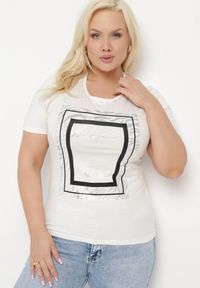 Born2be - Biały Bawełniany T-shirt Koszulka z Krótkim Rękawem Ozdobiona Nadrukiem i Cyrkoniami Codara. Okazja: na co dzień. Kolekcja: plus size. Kolor: biały. Materiał: bawełna. Długość rękawa: krótki rękaw. Długość: krótkie. Wzór: aplikacja, nadruk. Styl: casual