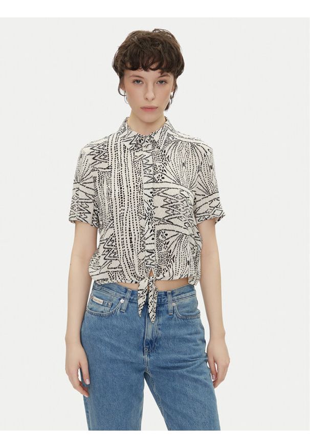 Vero Moda Koszula Menny 10303694 Beżowy Relaxed Fit. Kolor: beżowy. Materiał: wiskoza