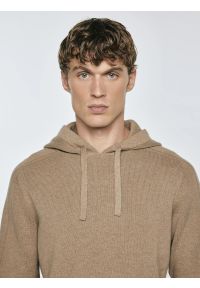 Big-Star - Sweter męski z kapturem beżowy Hoodsy 805. Typ kołnierza: kaptur. Kolor: beżowy. Materiał: jeans. Styl: klasyczny